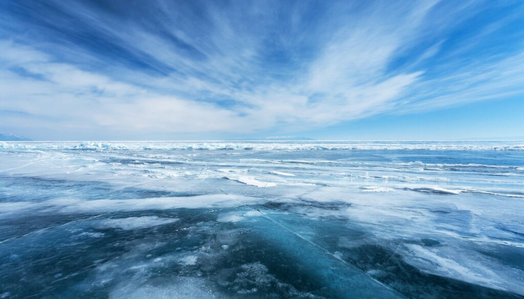 Vídeo: frio intenso congela o mar na Argentina