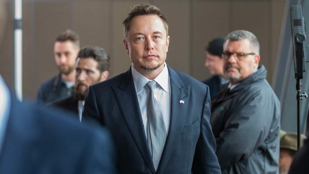 X de Elon Musk investigado por coletar dados de usuários