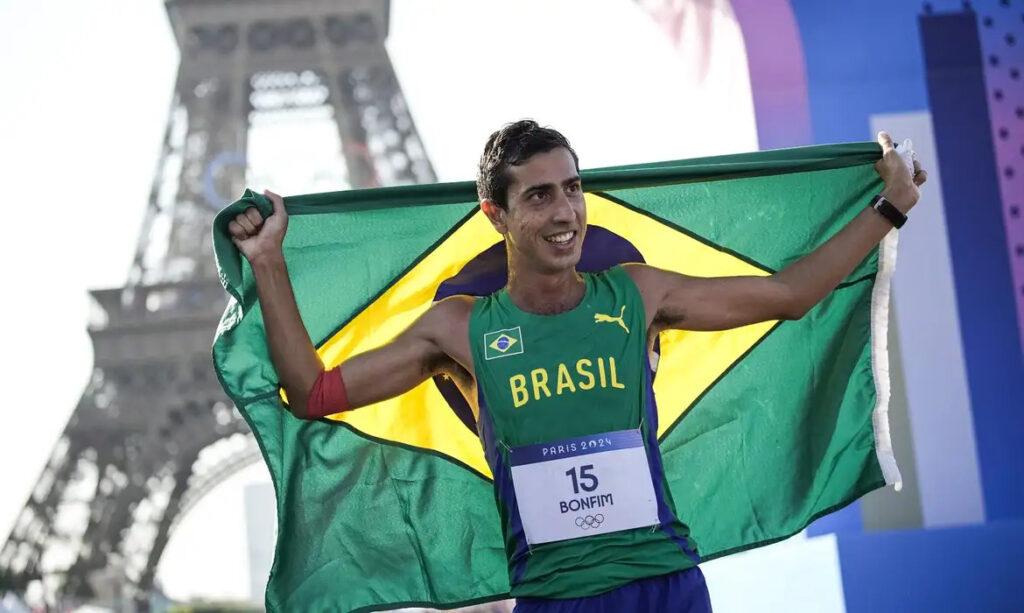 A história de Caio Bonfim, que ganhou prata inédita na