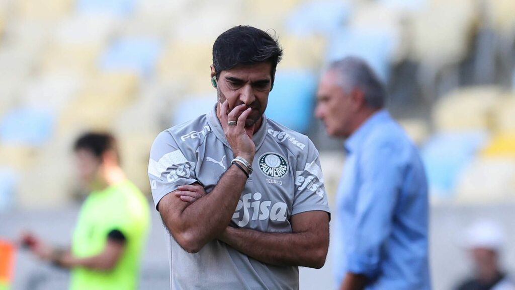 Abel Ferreira desabafa sobre momento do Palmeiras e critica VAR: