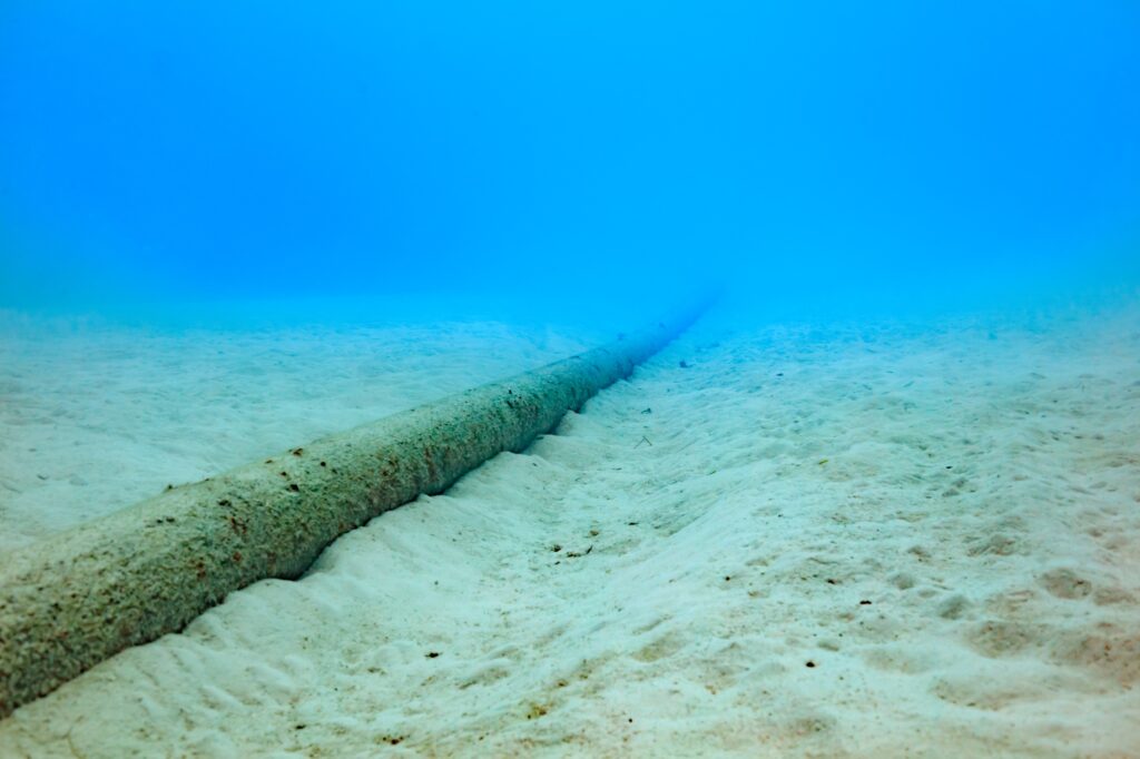 Anatel deve descentralizar cabos submarinos em todo o Brasil