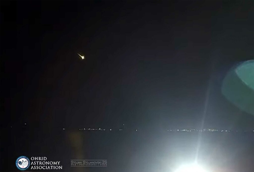 Assista a uma bola de fogo Perseidas iluminar os céus