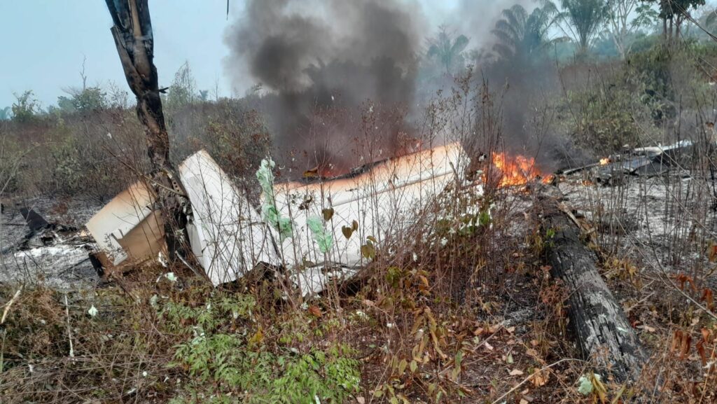 Avião de pequeno porte cai no interior de Mato Grosso