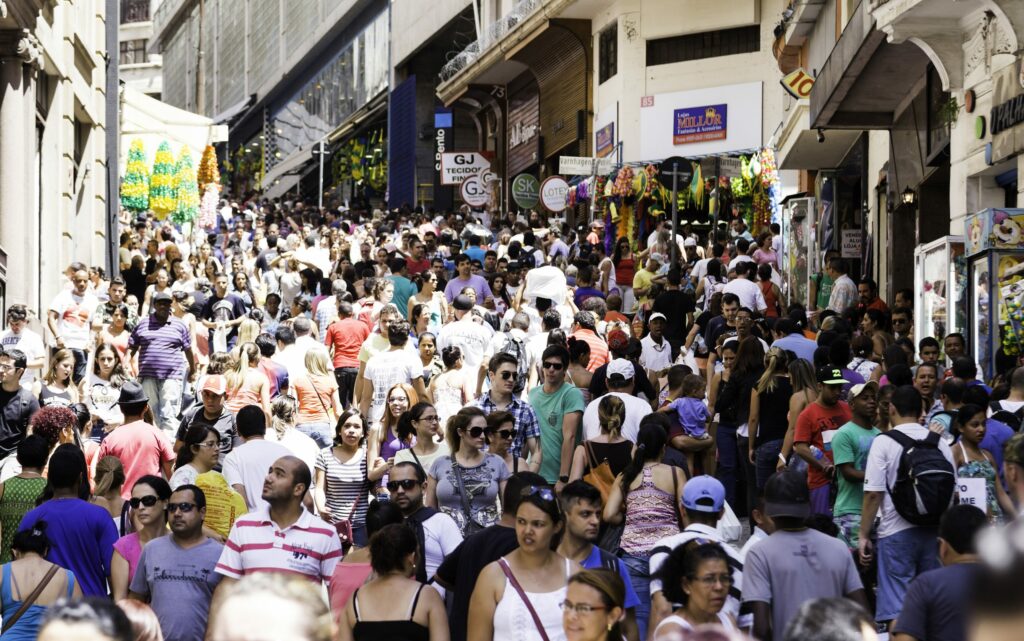 Brasil passa de 212,5 milhões de habitantes, segundo o IBGE