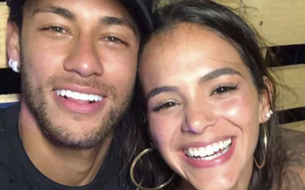 Bruna Marquezine e Neymar em Família é Tudo? Novela lembra