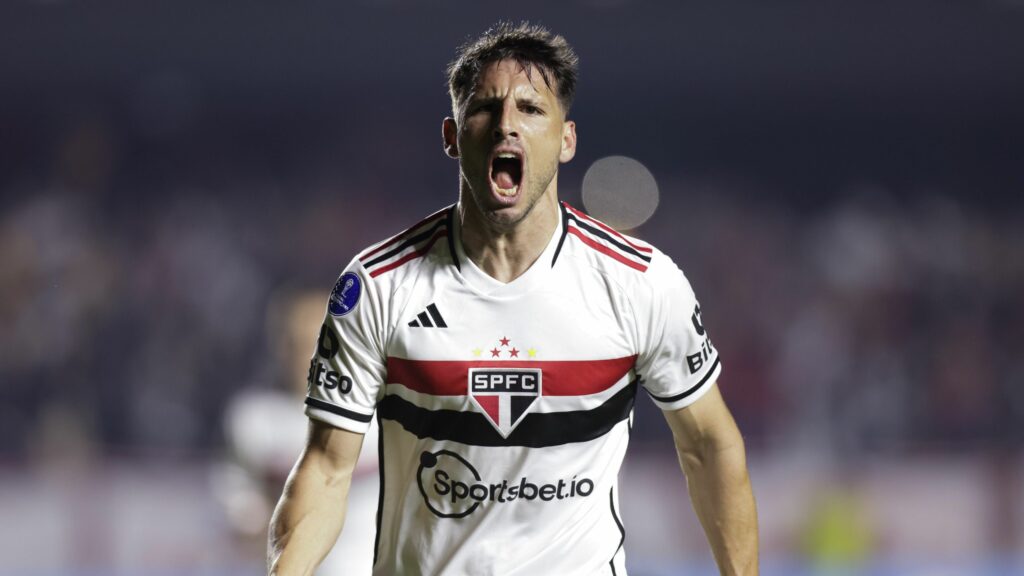 Calleri, do São Paulo, faz desabafo após Izquierdo passar mal