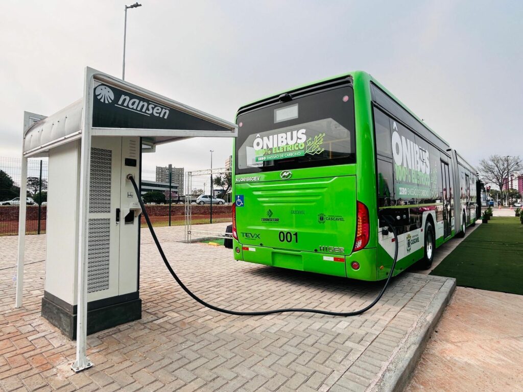 Cascavel (PR) começa operação da maior frota de ônibus elétrico