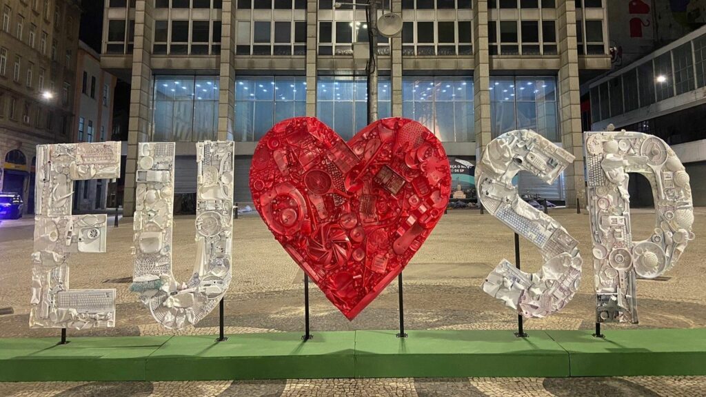 Centro de SP recebe ações do Dia Mundial da Limpeza