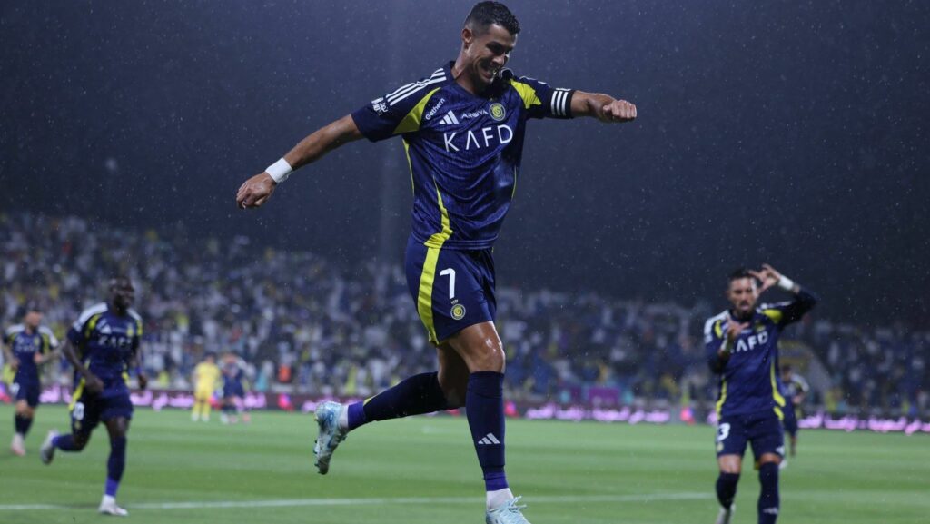 Com gol de Cristiano Ronaldo, Al-Nassr vence e pega Al-Hilal