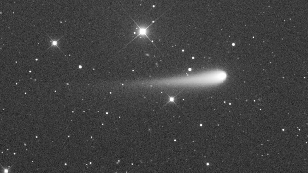 Cometa que estava “condenado” ainda pode brilhar nos céus de