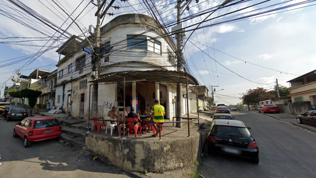 Criança de 8 anos é ferida durante tiroteio em bar