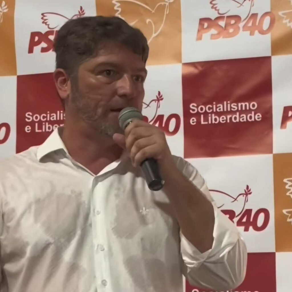 Em Macaé candidato a prefeito declara como único bem título