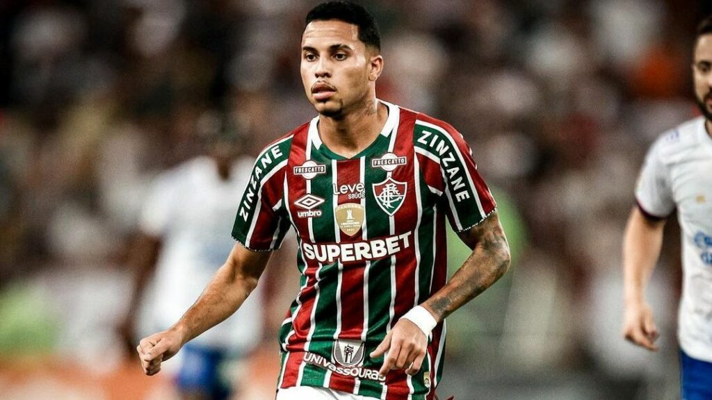 Fluminense finaliza venda de Alexsander para o futebol árabe; veja