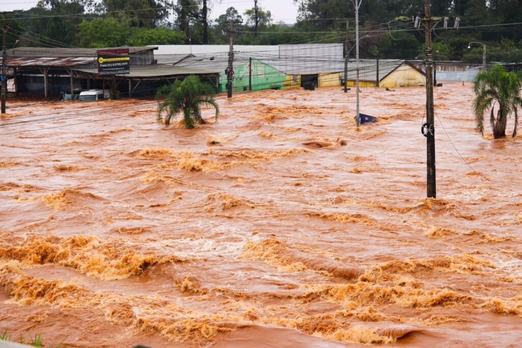 Governo lança projeto piloto de sistema de alerta para desastres