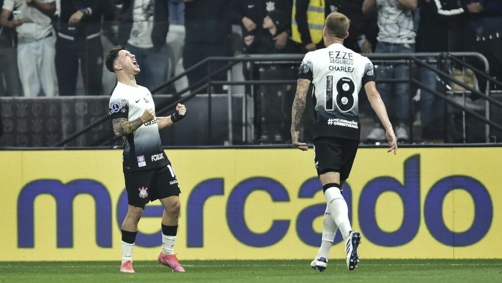 Hugo Souza brilha, Corinthians elimina Bragantino e vai às quartas