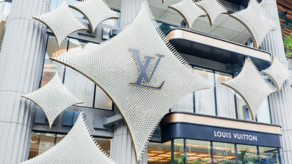 IA de luxo? Dono da Louis Vuitton investe em inteligência