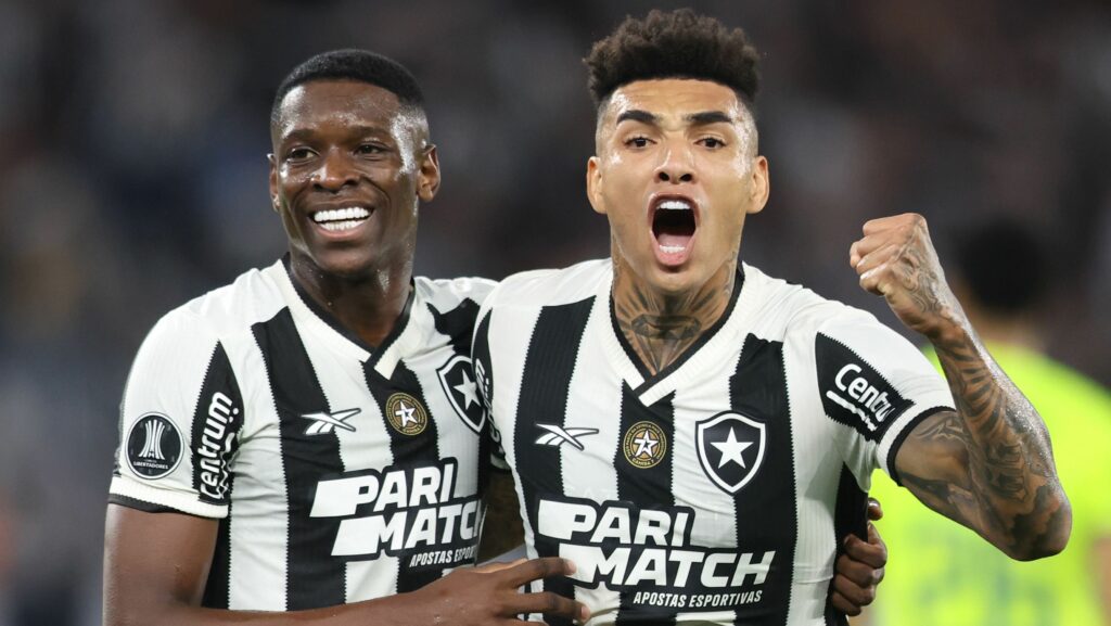 Libertadores: Botafogo é superior ao Palmeiras e sai em vantagem