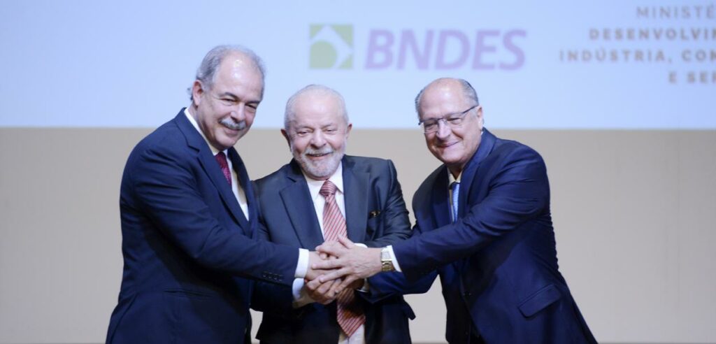 Lucro do BNDES explode 94% e registra valor bilionário no