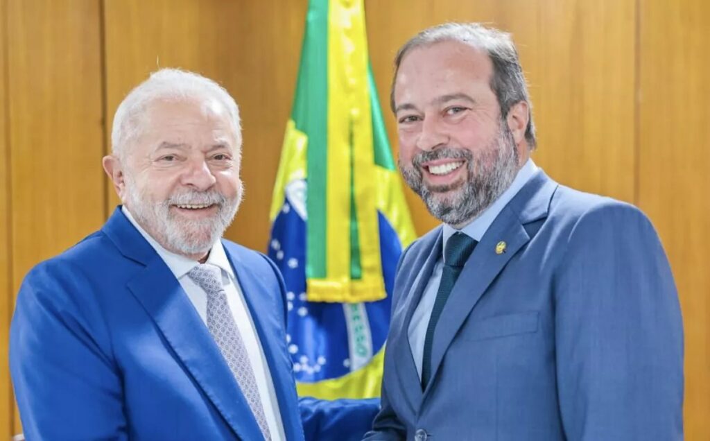 Lula participa de reunião do Conselho Nacional de Política Energética