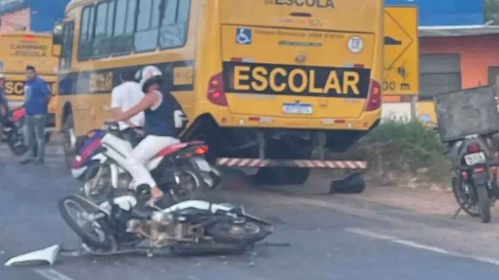 Motociclista é atropelado por ônibus escolar em São Luís