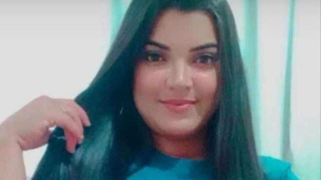 Mulher é perseguida por companheiro e morre ao cair de