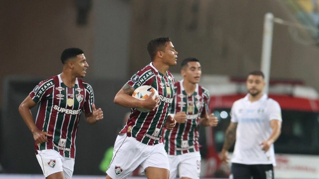 Nos pênaltis, Fluminense vence Grêmio e avança às quartas da