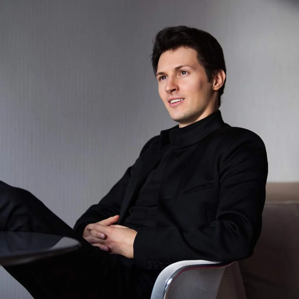 Pavel Durov, criador do Telegram, é detido ao chegar na