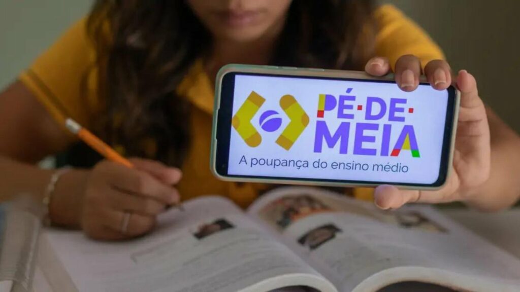 Pé-de-Meia atinge marca de 200 mil estudantes cadastrados no MA