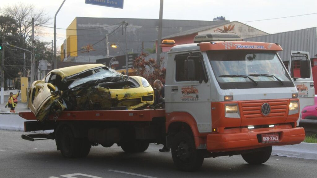 Porsche envolvido em morte de motoboy em SP tem quase