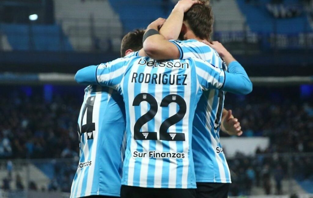 Racing aplica sonora goleada no Huachipato e avança às quartas