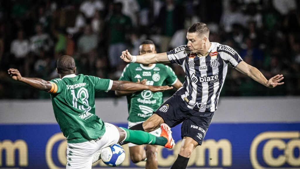 Santos joga mal, sofre gol no fim e empata com