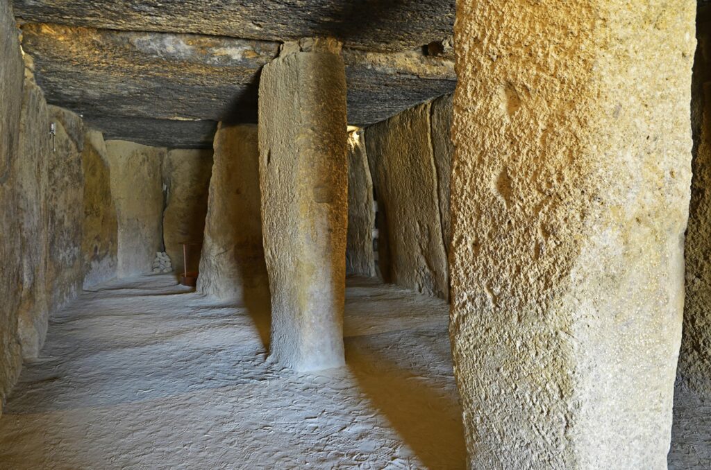 Teoria explica construção de monumento neolítico com blocos mais pesados