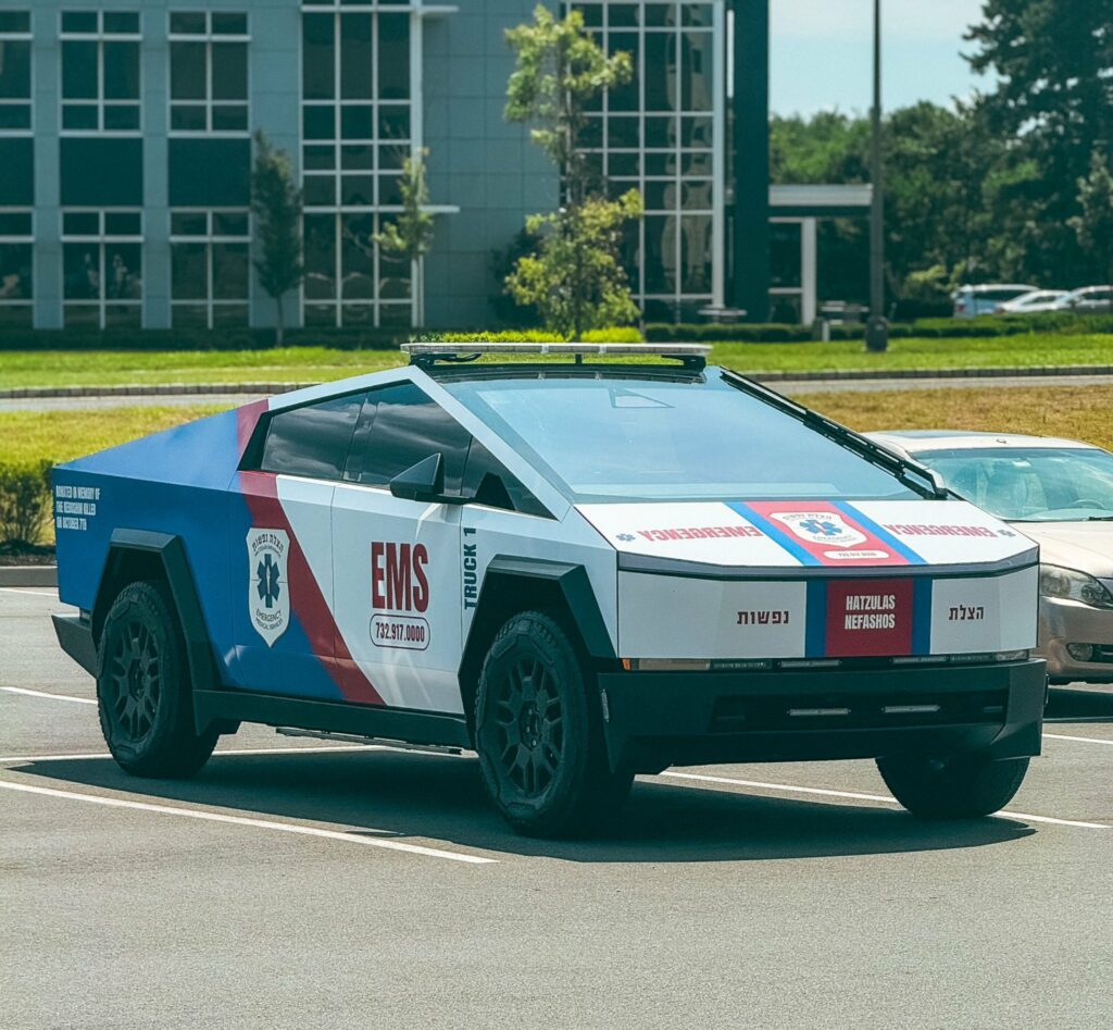 Tesla Cybertruck vira ambulância (e será que a ideia faz