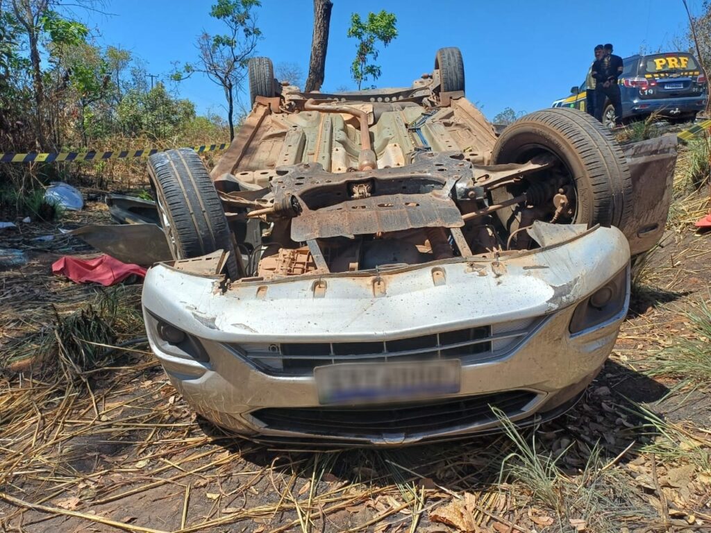 Três pessoas morrem e duas ficam gravemente feridas em acidente