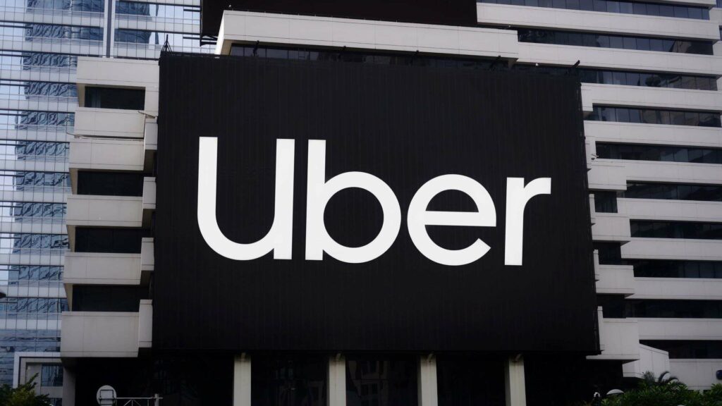 Uber recebe multa milionária na Europa; saiba o motivo