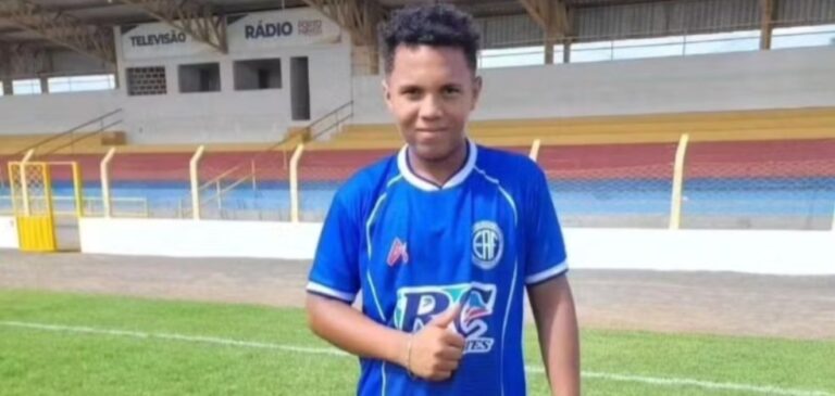 Adolescente de 15 anos é morto a tiros ao sair