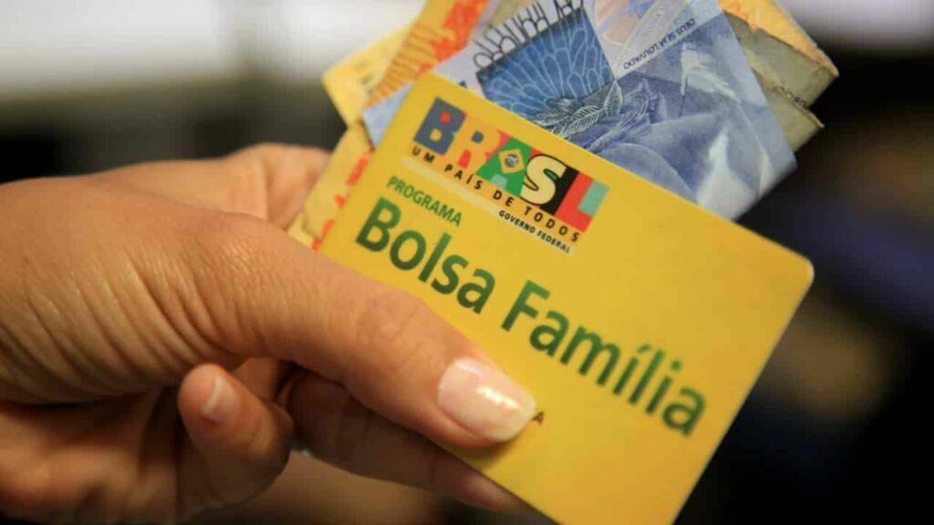 Beneficiários do Bolsa Família enviaram R$ 3 bi para bets