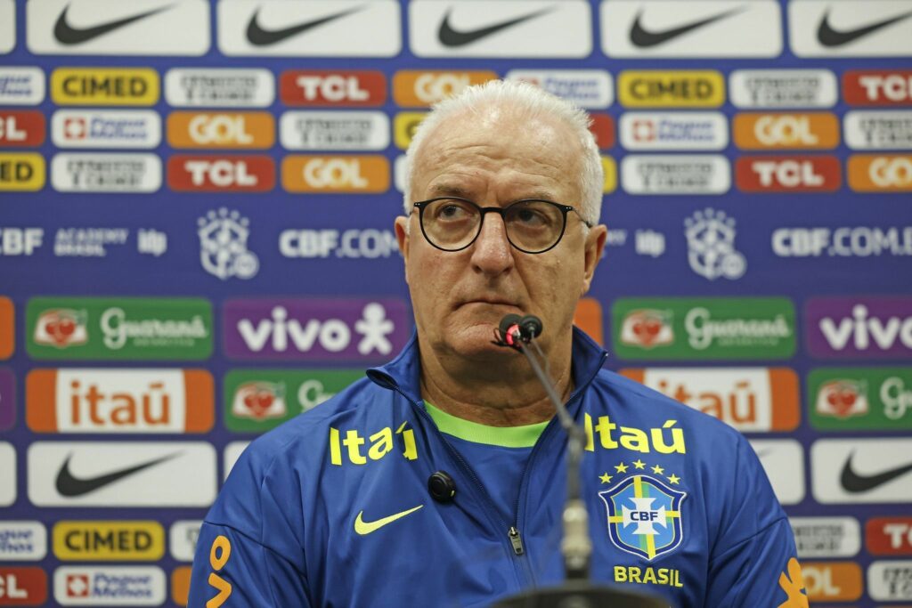 Dorival revela detalhes sobre lesão de Pedro: “Percebemos a gravidade