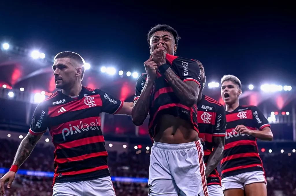 Flamengo classifica, recebe elogios e liga o sinal de alerta