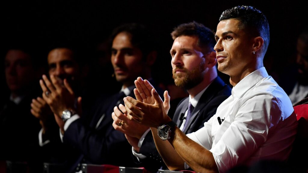 Messi e Cristiano Ronaldo ficam fora da Bola de Ouro