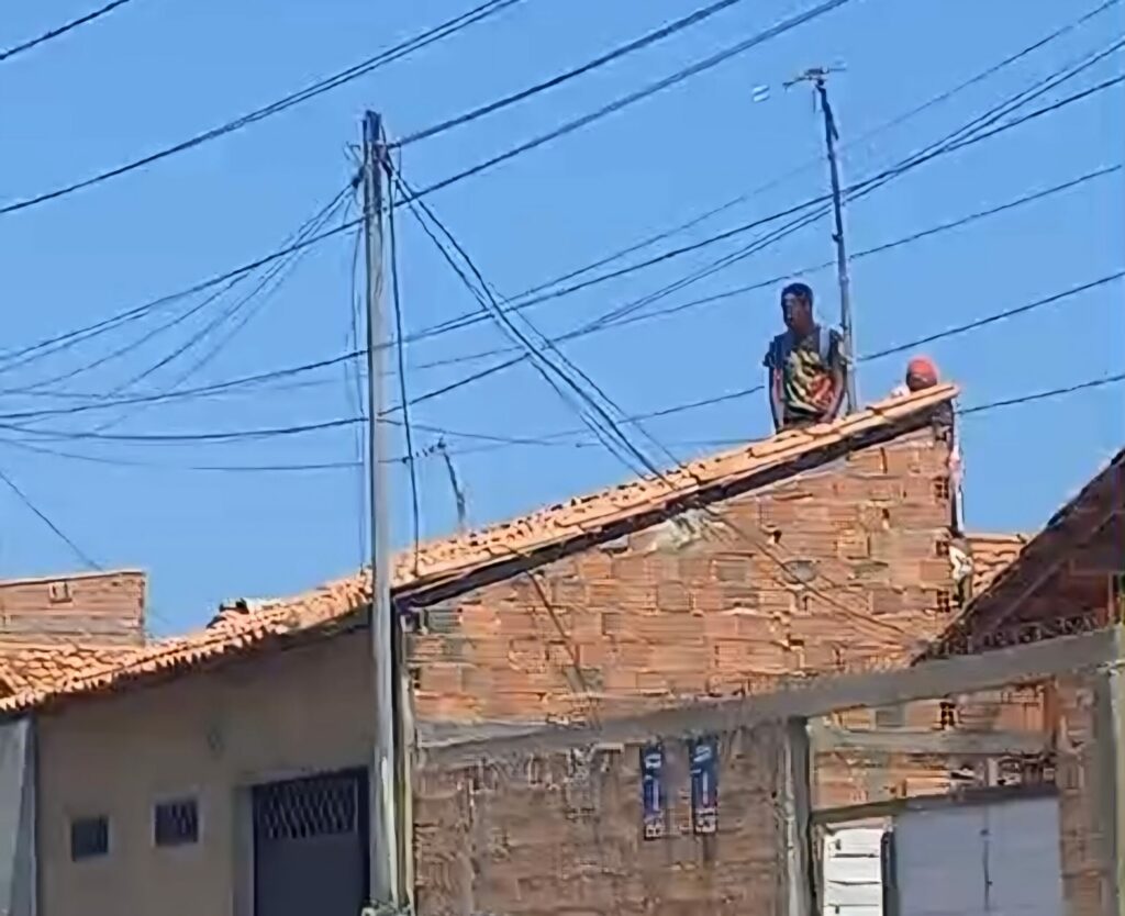 Moradores capturam dois homens após tentativa de assalto em São