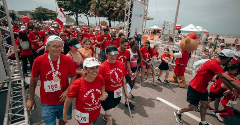 Orla de Copacabana recebe corrida solidária Terry Fox Run