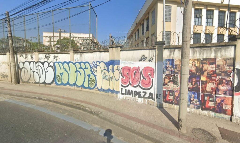 Policiais trocam tiros com assaltantes no centro do Rio de