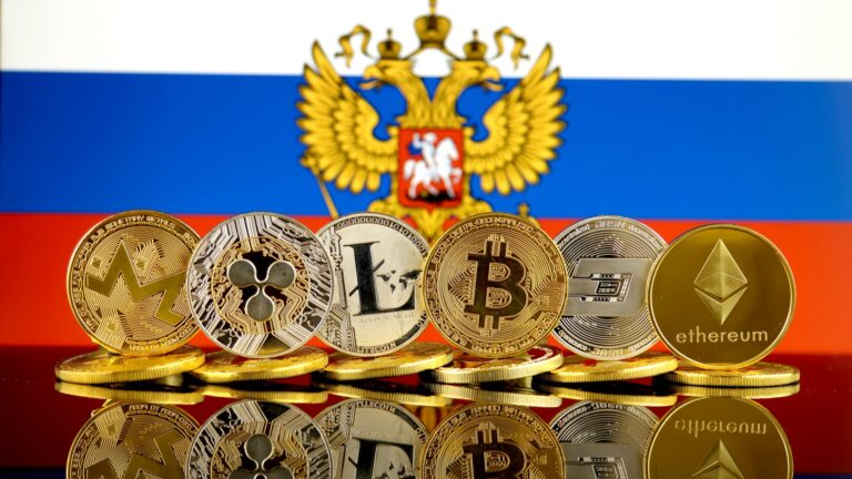 Rússia avança no uso de criptomoedas para transações internacionais e