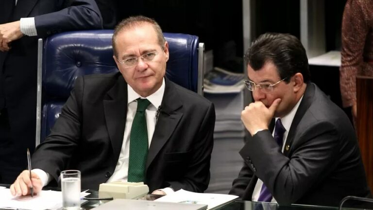 Senadores Eduardo Braga e Renan Calheiros, do MDB, são indiciados