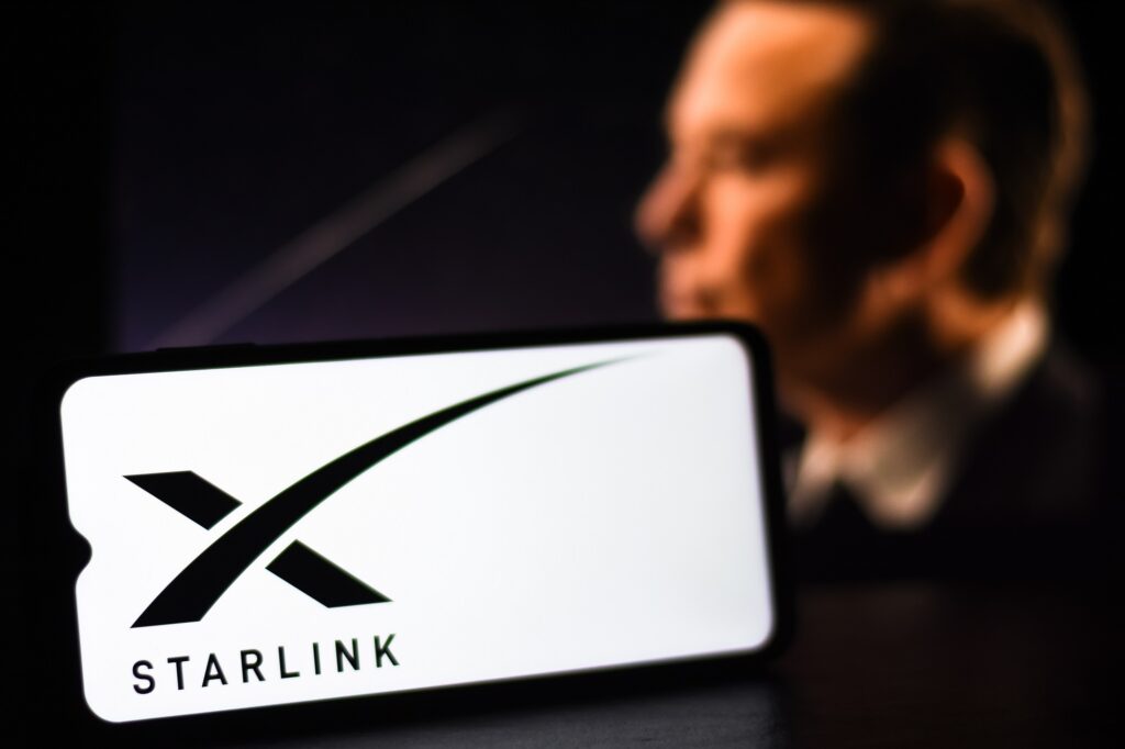 Starlink pode perder licença no Brasil por desobedecer ordem do