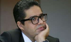 Victor Travancas anuncia que será finalmente exonerado do gabinete do