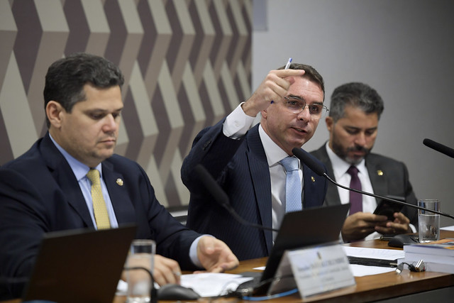 A pedido de Flávio Bolsonaro, Comissão do Senado vai receber