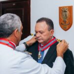 Brandão recebe medalha de maior honraria da Marinha do Brasil