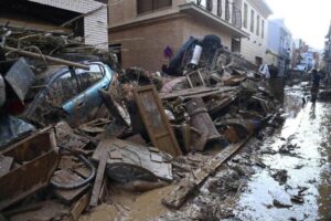 Chuvas torrenciais na Espanha causam enchentes e deixam mais de